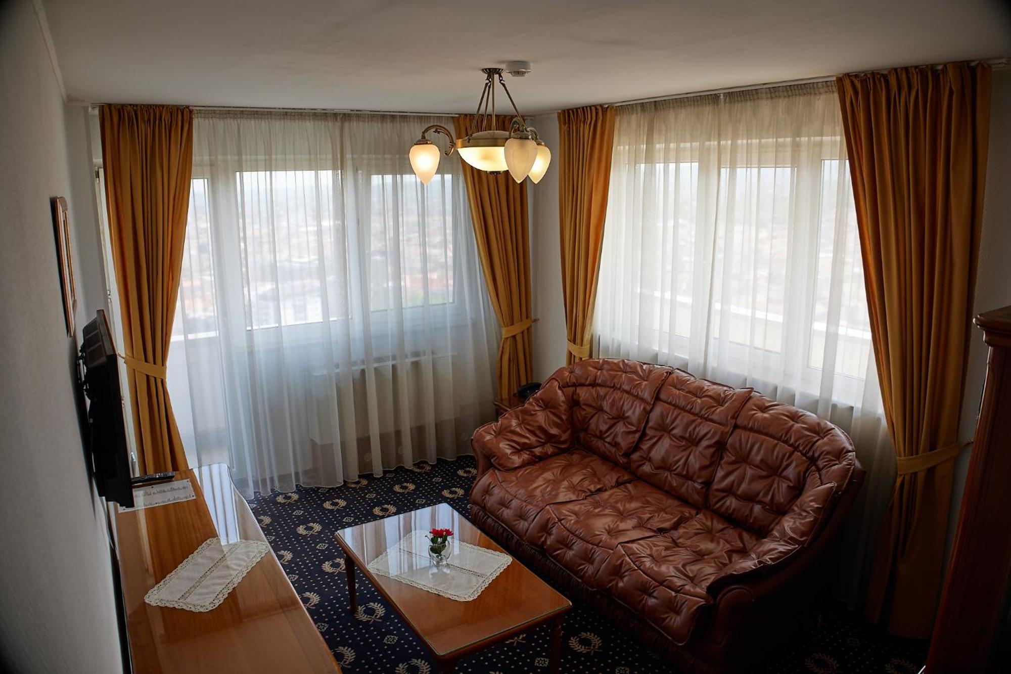Hotel Belvedere Cluj-Napoca Exterior foto